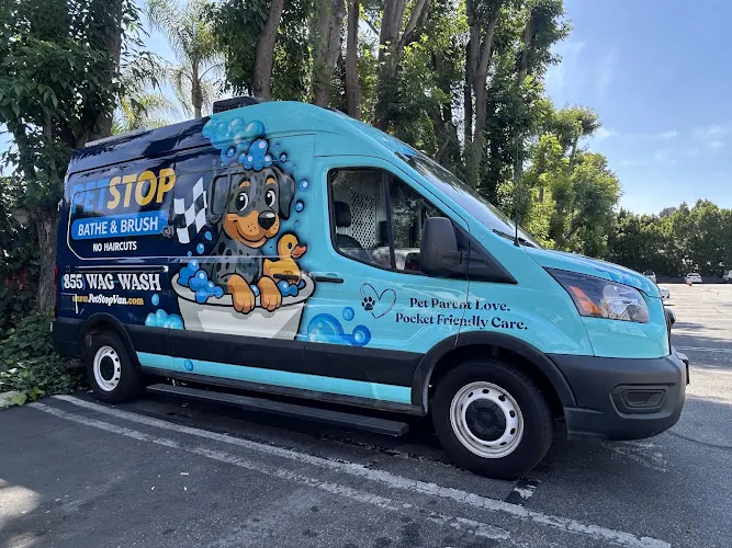 PetStop Mobile Bathe & Brush - Image 1