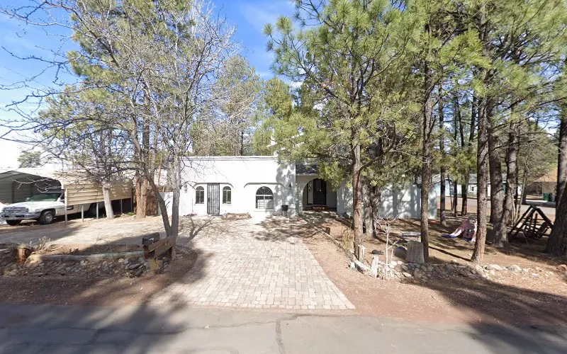 Poodle Palace - Image 1