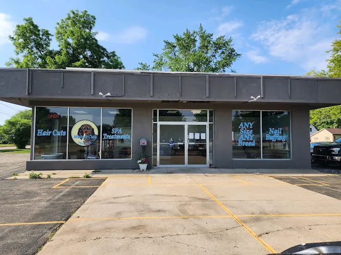 Mutts & Cuts in Oregon, IL