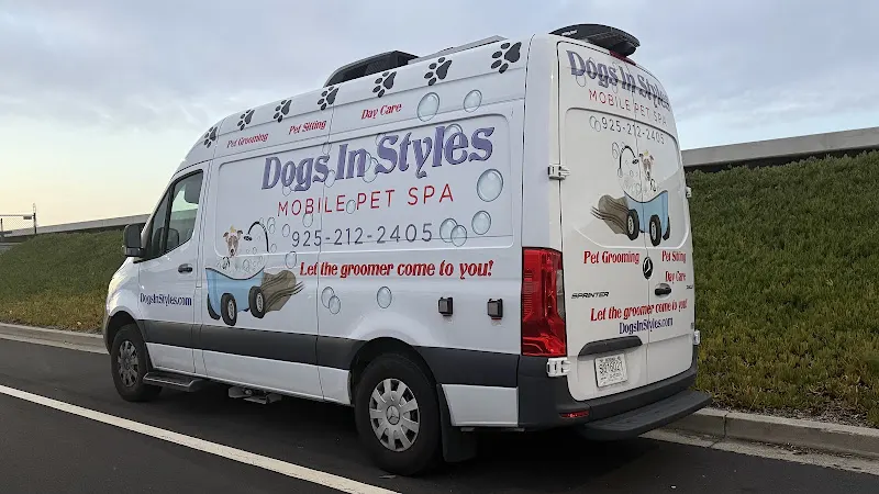 Dogs in Styles Mobile Grooming - Image 1