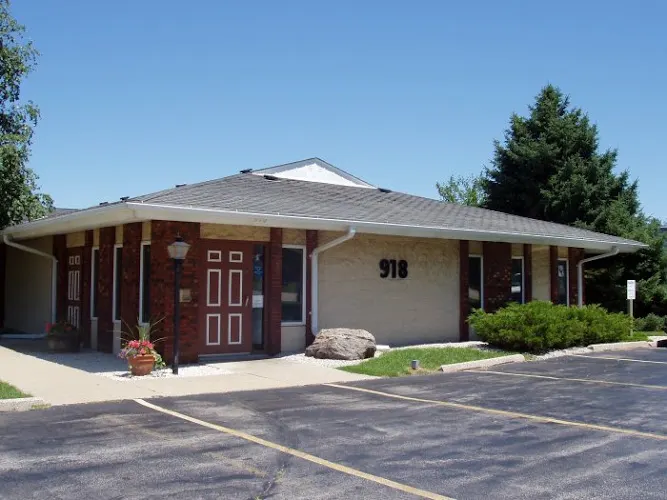 VCA Associates in Pet Care Animal Hospital - Image 1