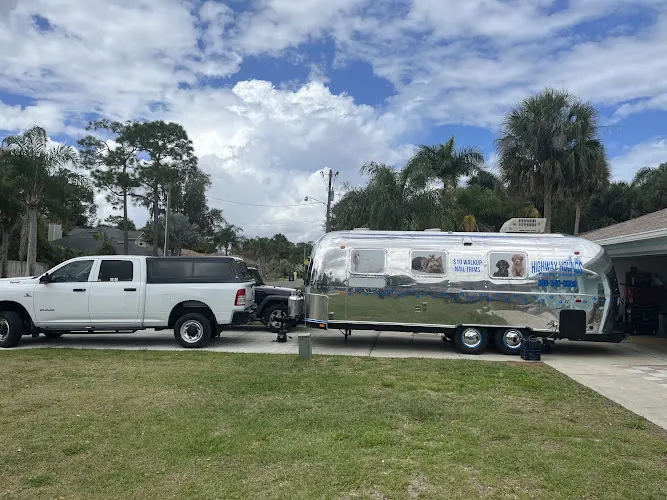 Highway Hounds Mobile Dog and Cat Grooming - Image 1