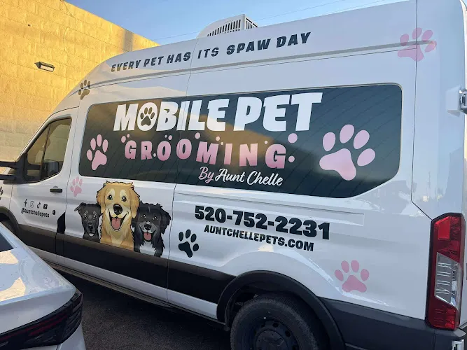 Mobile Pet Grooming by Aunt Chelle - Image 1