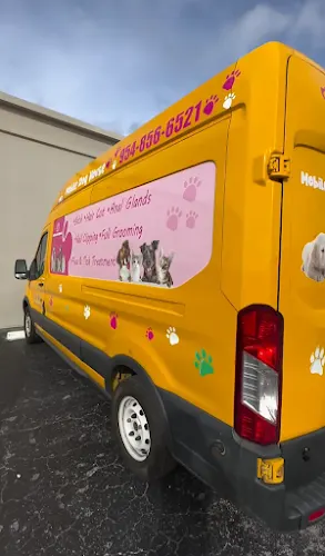 Pet Mobile Dog House - Image 1