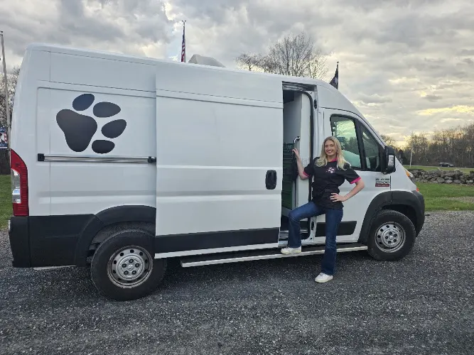 Roaming Rover Mobile Dog Grooming - Image 1