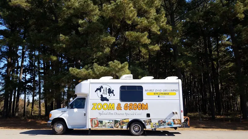Zoom and Groom Mobile Pet Spa - Image 1