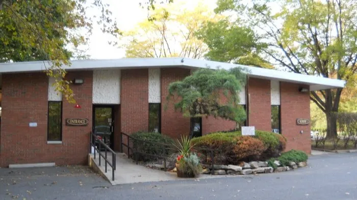 Edgebrook Animal Hospital - Image 1