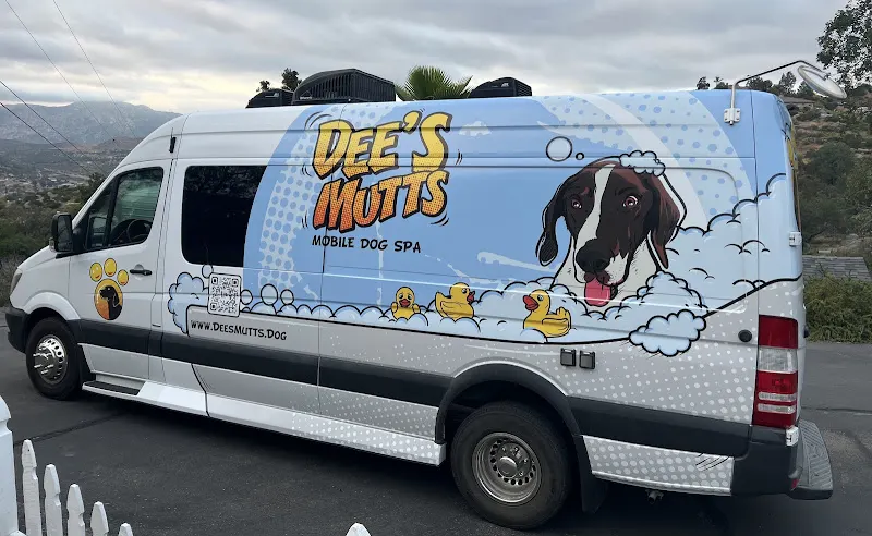 Dee’s Mutts Mobile Dog Spa - Image 1