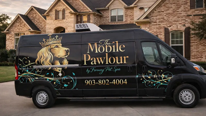 The Mobile Pawlour - Image 1