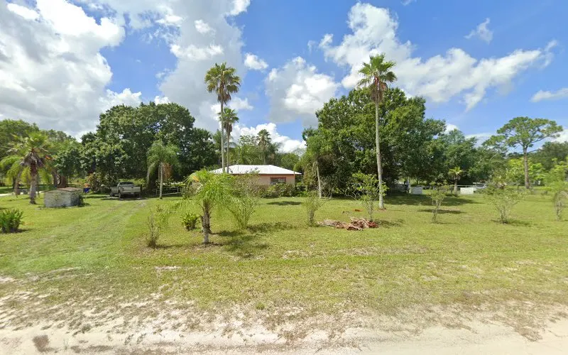 Connie's Little Grooming Shack in Indiantown, FL