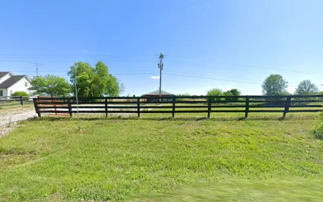 Mutts N Suds Pet Grooming in Bee Spring, KY