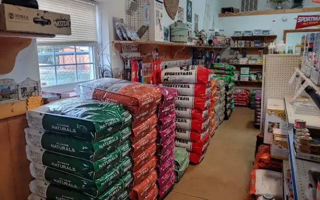 Floyd Farm & Feed & Pet Grooming in Georgetown, IN