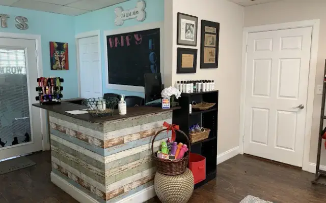 Jolly Mutt Pet Grooming Salon in Miami Shores, FL