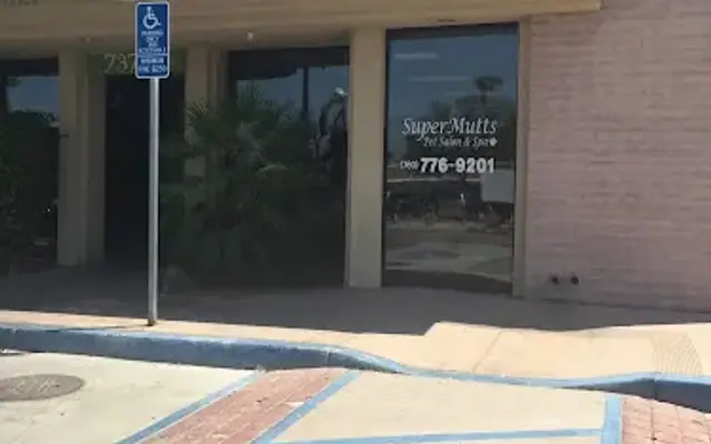 Super Mutts of El Paseo in Palm Desert, CA