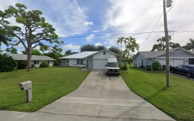 Dog House Mobile Inc in Cape Coral, FL