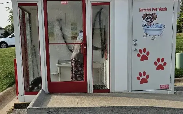 Hutch's Dog Wash in Fayetteville, AR
