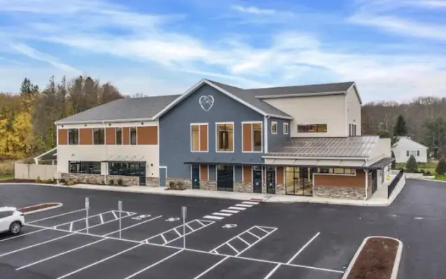 Pleasant Paws Pet Center in Newtown, CT