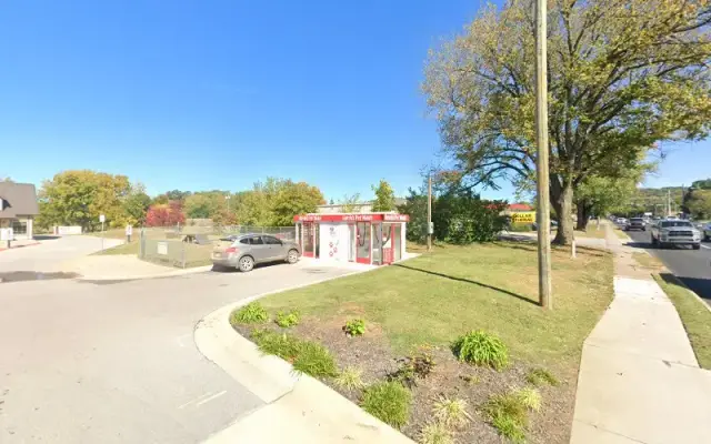 Hutch's Pet Wash in Farmington, AR