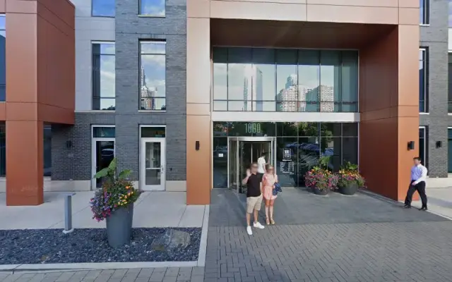 1000 SOUTH PET CARE in Chicago, IL