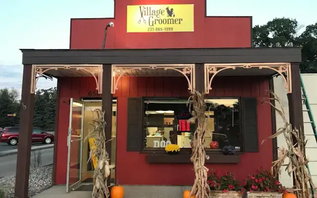 Village Groomer: Pet salon grooming service in Fruitport, MI