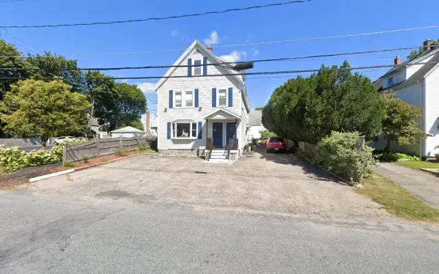 Four Paws Ltd in Medfield, MA