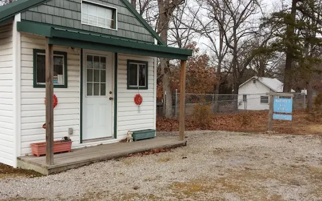 Rachels k 9 clips in Versailles, MO