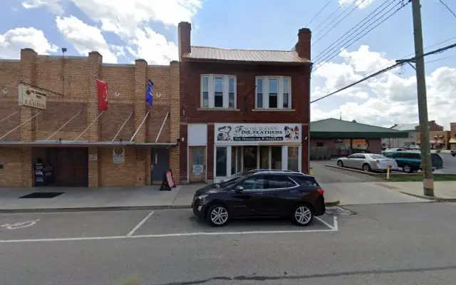 Four Paws Fins Feathers Tails in Bucyrus, OH