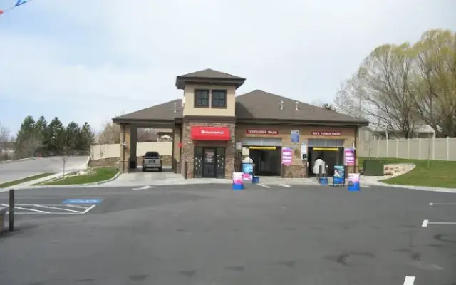 Johnny's Pet & Car Wash in Kaysville, UT