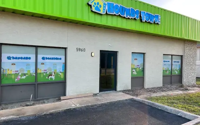 Hounds Town - Orlando Universal in Orlando, FL