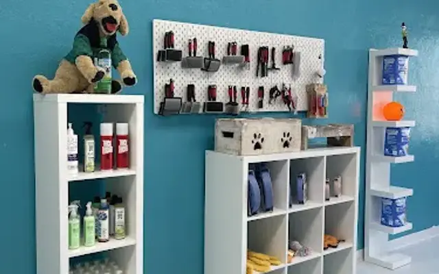 Doggie Glamorous Grooming Spa in Burbank, CA