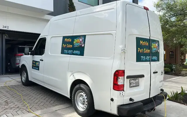 Mobile Pet Salon in Houston, TX