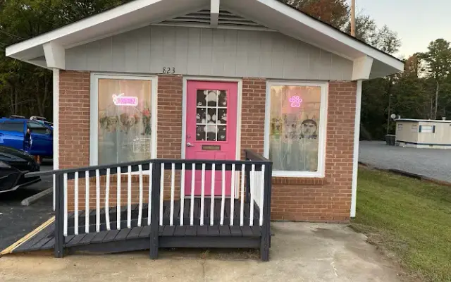 Bark Avenue Dog Boutique & Spa in York, SC