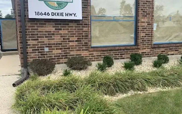 Healthy Hounds Pet Nutrition & Grooming in Homewood, IL