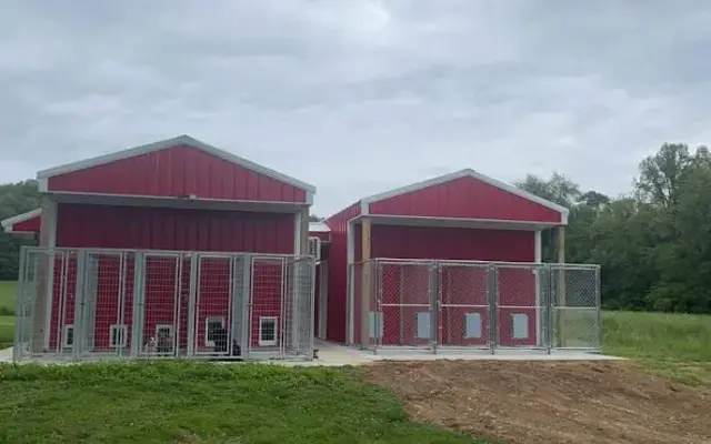 Country Lane Kennels and Grooming in Bloomfield, IN