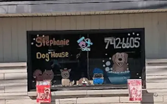 Stephanie's Dog House in Lafayette, IN