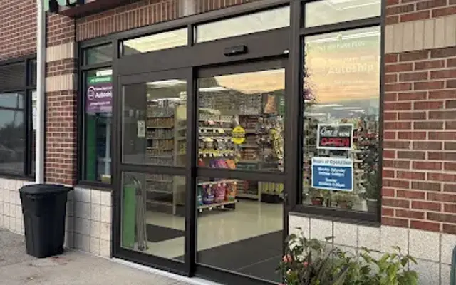Pet Supplies Plus Fenton in Fenton, MI