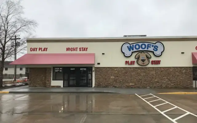 Woof's Play & Stay -Lawrence in Lawrence, KS