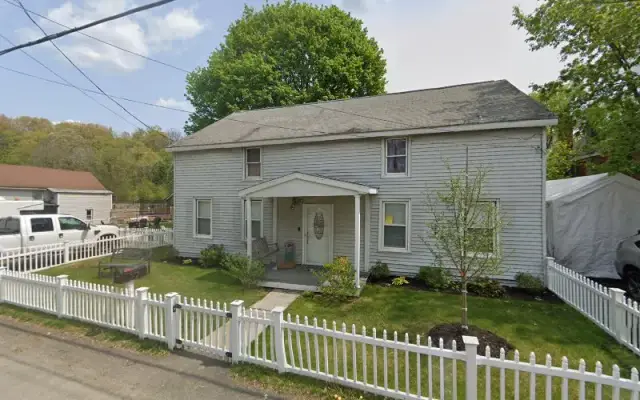 Zooming and grooming in Hoosick Falls, NY
