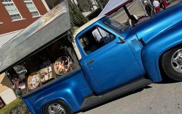 Backwoods Feed & Grooming in Ave Maria, FL