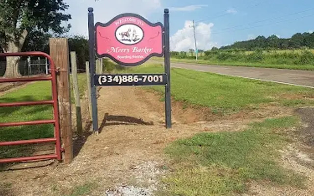 Merry Barker Dog Boarding Kennel in Slocomb, AL