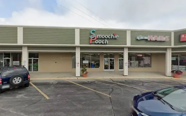 Smoochy pouch in Fort Wayne, IN