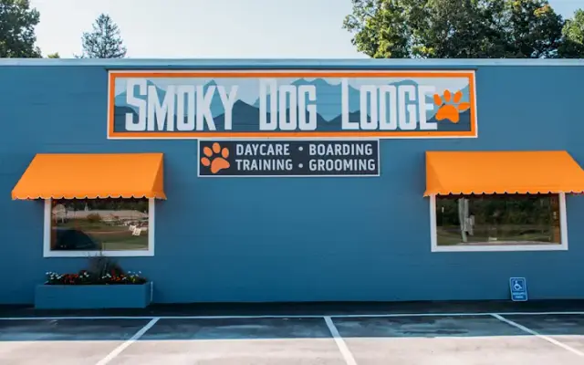 Smoky Dog Lodge in Sevierville, TN