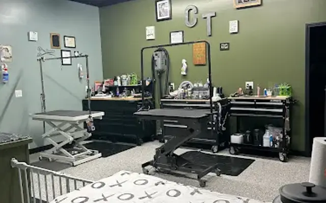 Coat Tails Grooming Station By Lisa in Central, SC
