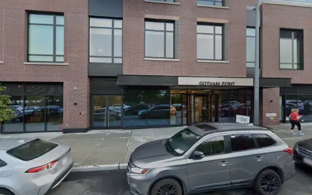 Scruffy Cuts in Long Island City, NY