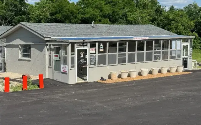 Marjon Kennel in Batavia, OH