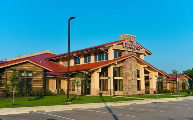 4 Paws Lodge in Fishers, IN