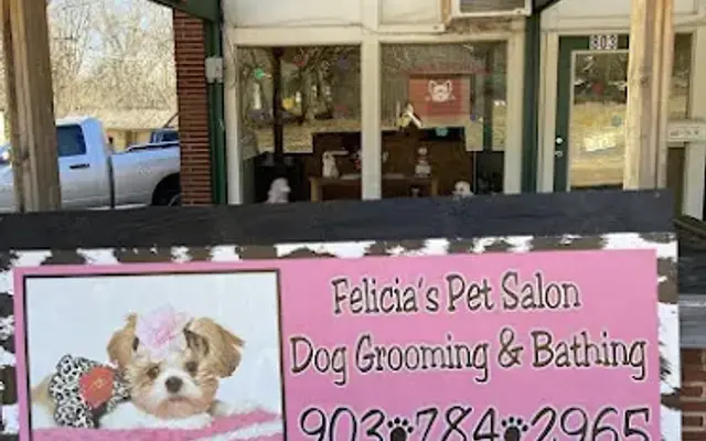 Felicia’s Pet Salon in Paris, TX