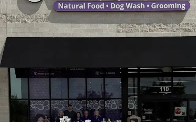 Wag N' Wash Natural Pet Food & Grooming in Mansfield, TX