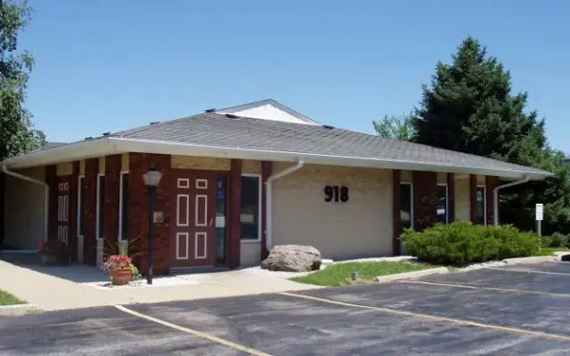 VCA Associates in Pet Care Animal Hospital in Waukesha, WI