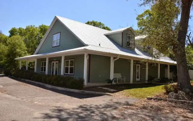Lake Area Animal Hospital in Melrose, FL